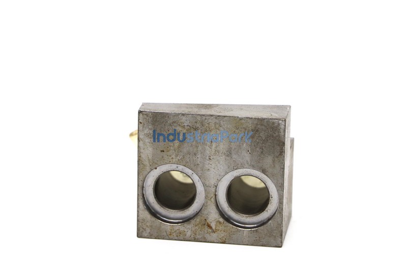 LEFT CLAMP PIECE 10032789