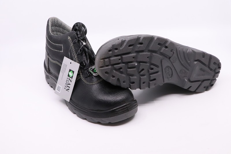 SAFETY SHOES ZAIN HIGH DOUBLE DENSITY MODEL NO. ZM-444