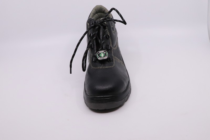 SAFETY SHOES ZAIN HIGH DOUBLE DENSITY MODEL NO. ZM-445