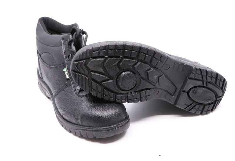 SAFETY SHOES ZAIN HIGH  SINGLE DENSITY SOLE MODEL BLOOD STONE  